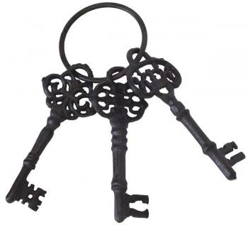 Decorative Keys on a Ring  -  7,5 cm